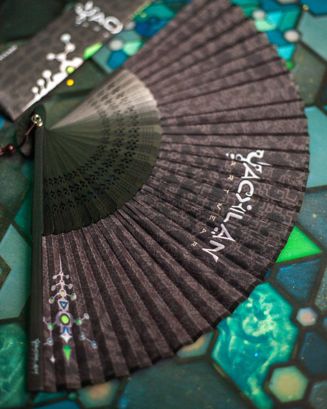Hand Fan / Bamboo - LEOPARDUS